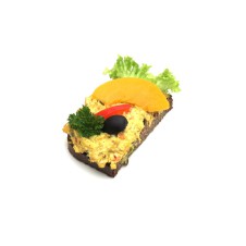 Bezobilný chlebíček s kuřecím kari salátem Hawai