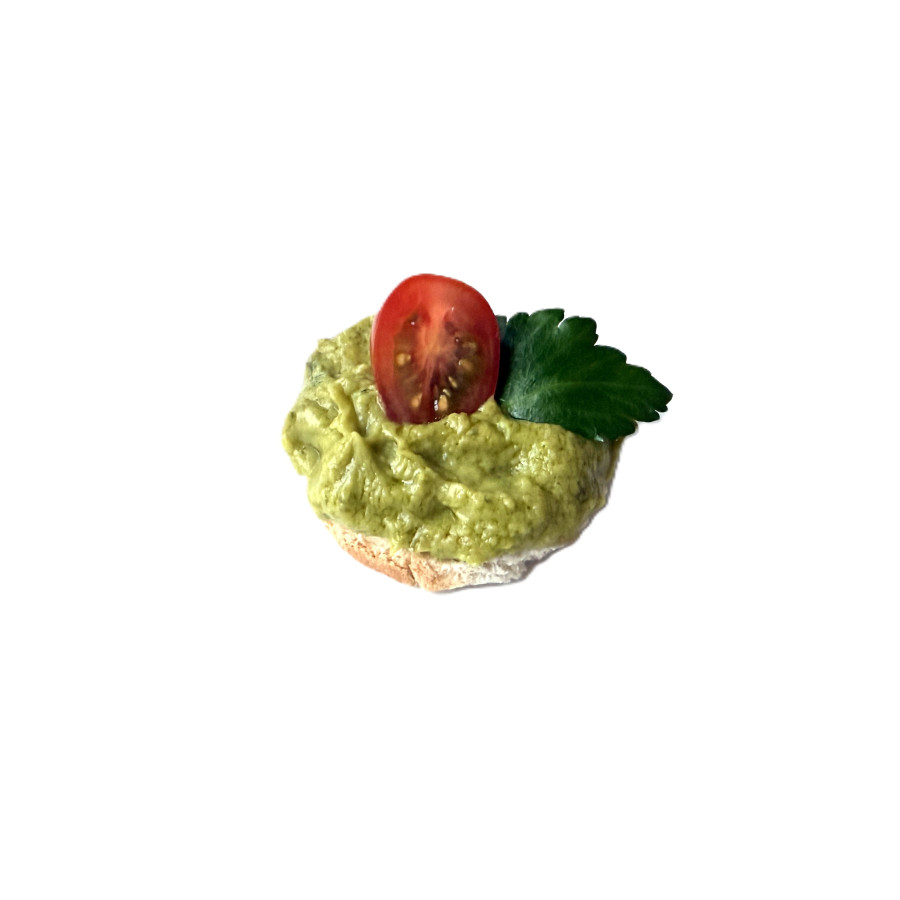 Chlebová kanapka luxus s avokádovým guacamole a cherry rajčátkem